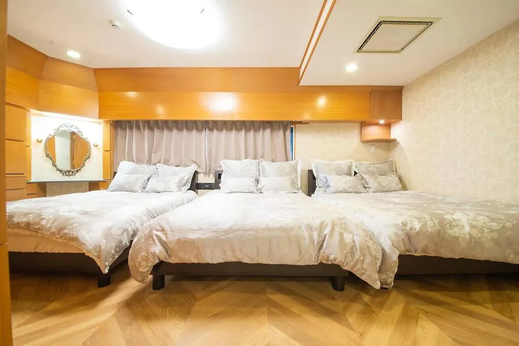 La3 Hotel 新宿三階建て一軒家（屋内エレベーター付き) Tokyo