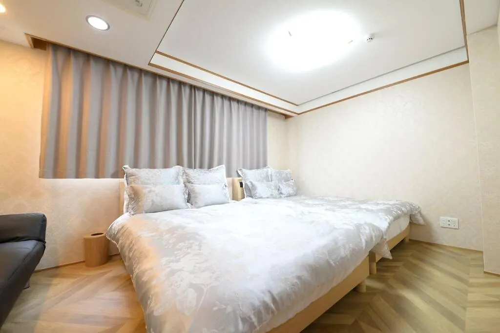 La3 Hotel 新宿三階建て一軒家（屋内エレベーター付き) Tokyo Japan