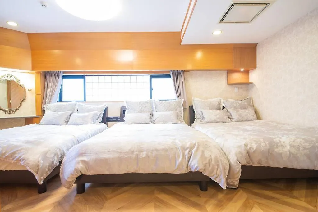 La3 Hotel 新宿三階建て一軒家（屋内エレベーター付き) Tokyo 0*,  Japan